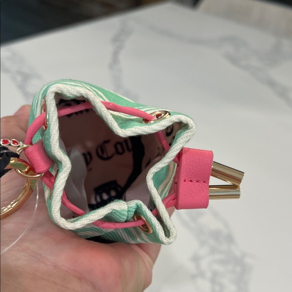 So. Cute JUICY COUTURE Wristlet💗 - Picture 4 of 16